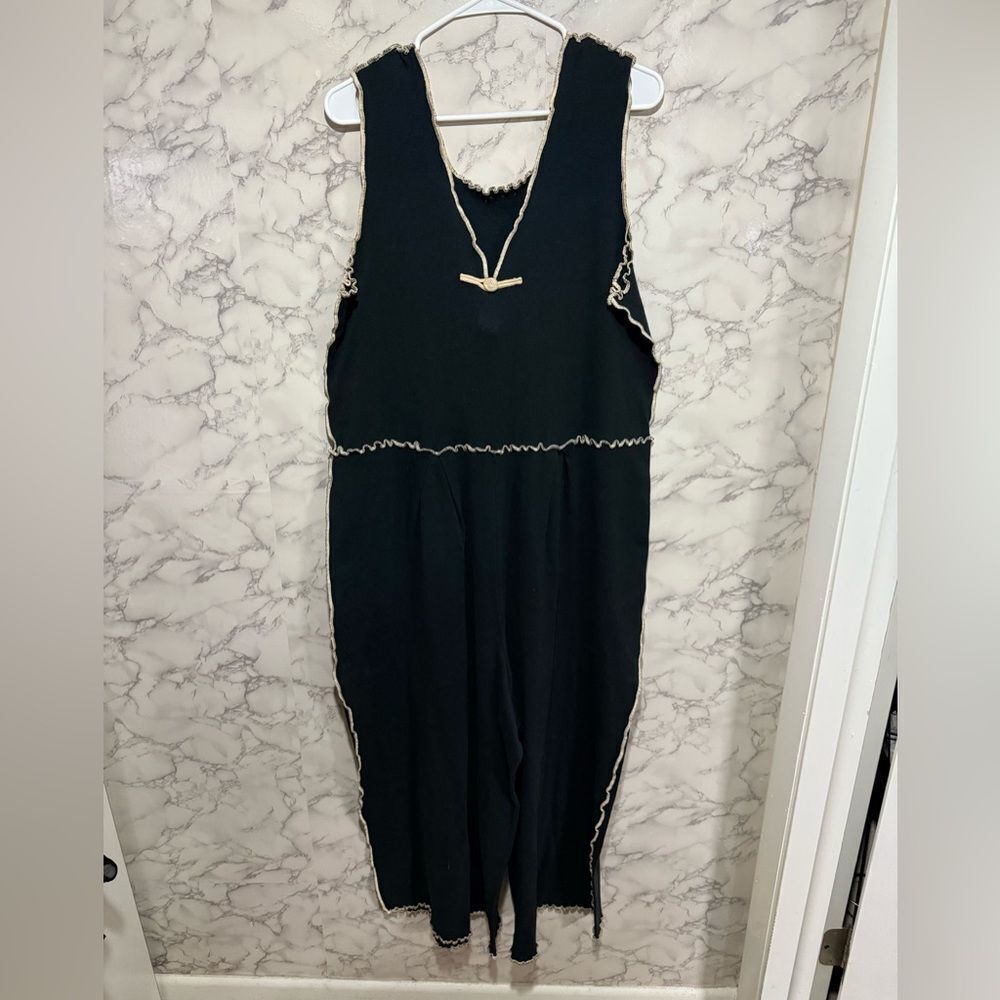NEW GARB Elegant Black Oversized Jumpsuit M